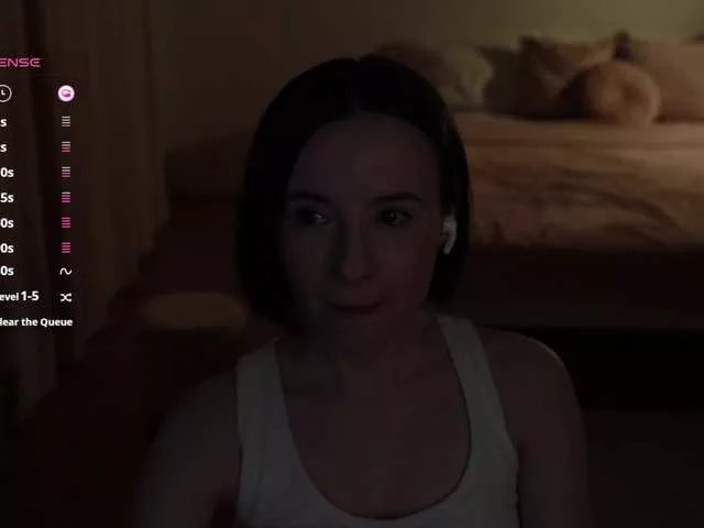 Freechat -FemaleEssence- on BongaCams