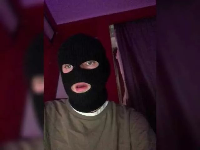 Offline ADEL434 on BongaCams