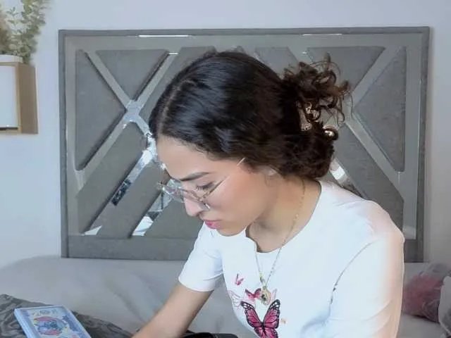 Offline Akira-Hime on BongaCams