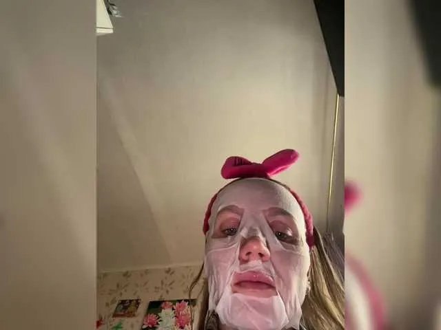 Freechat Alenushka888 on BongaCams