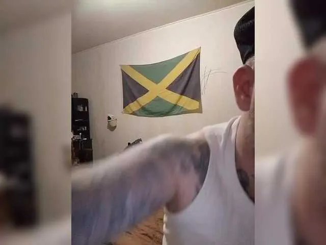 Offline AliceFoxy777 on BongaCams