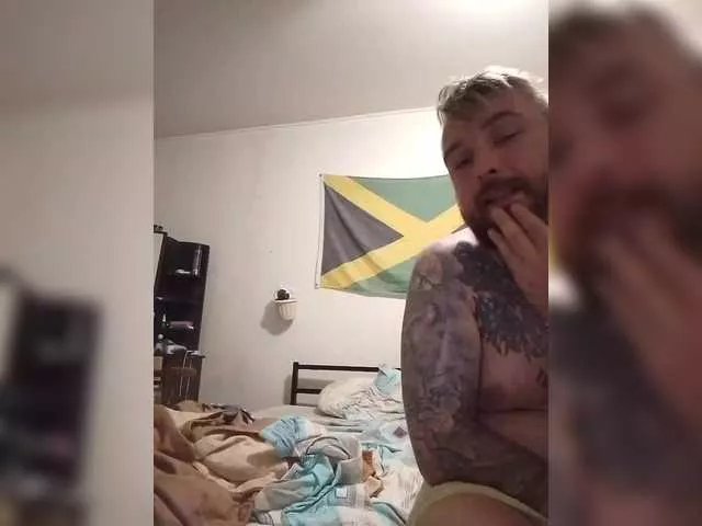 Offline AliceFoxy777 on BongaCams