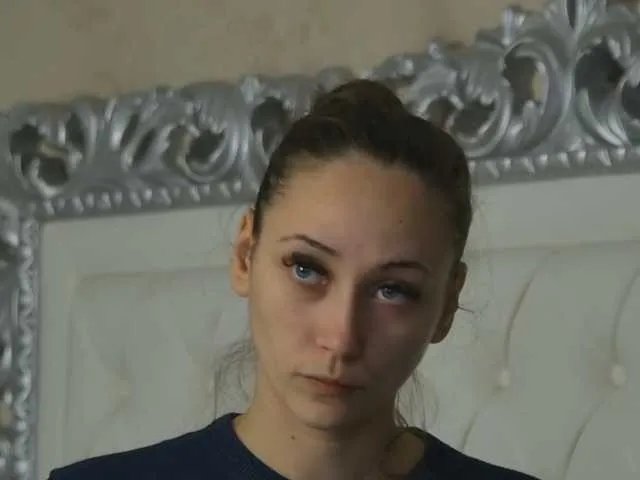 Freechat AliceMunro on BongaCams