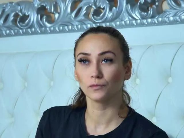 Freechat AliceMunro on BongaCams