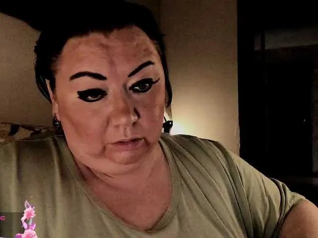 Freechat Alinahott1 on BongaCams