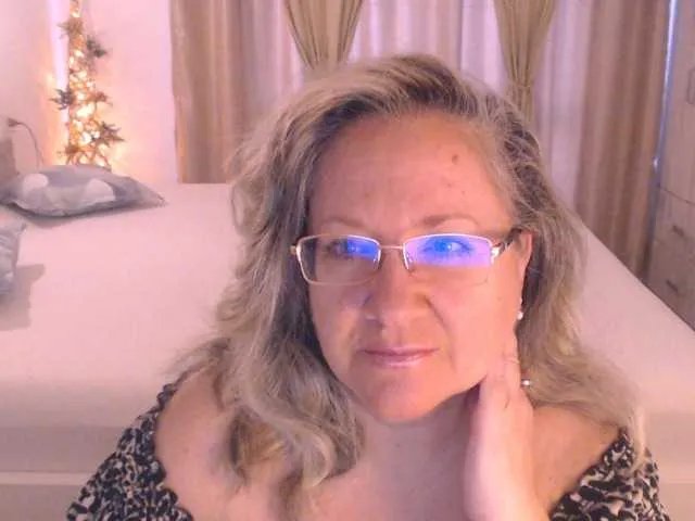 Offline Alpachy on BongaCams