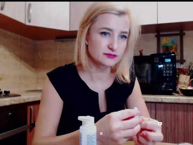 Offline alya555 on BongaCams