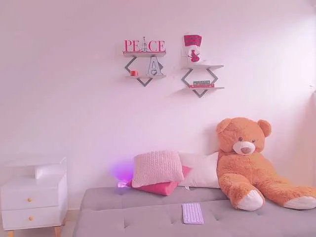 Offline Anah10 on BongaCams