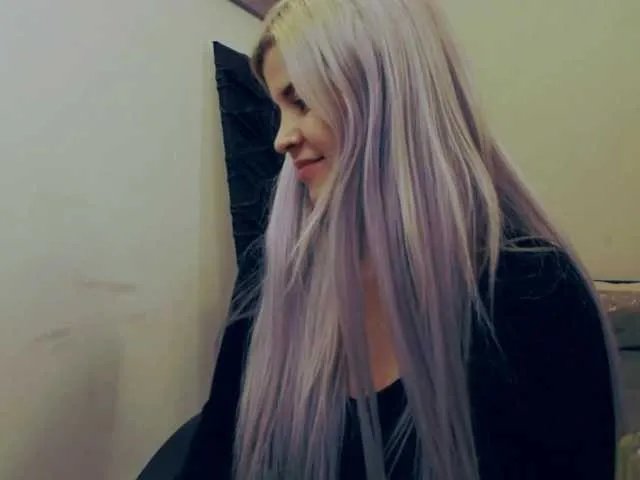 Offline AryaJoliee on BongaCams