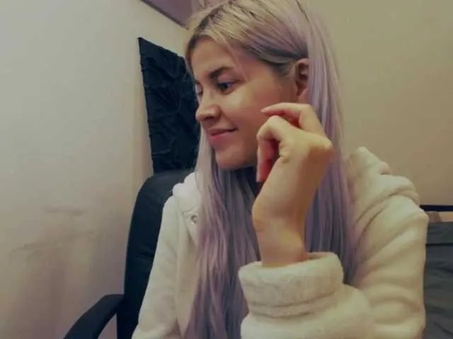 Offline AryaJoliee on BongaCams