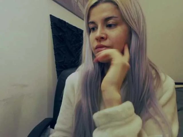 Offline AryaJoliee on BongaCams
