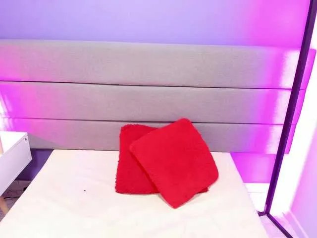 Freechat AshleyRobert on BongaCams