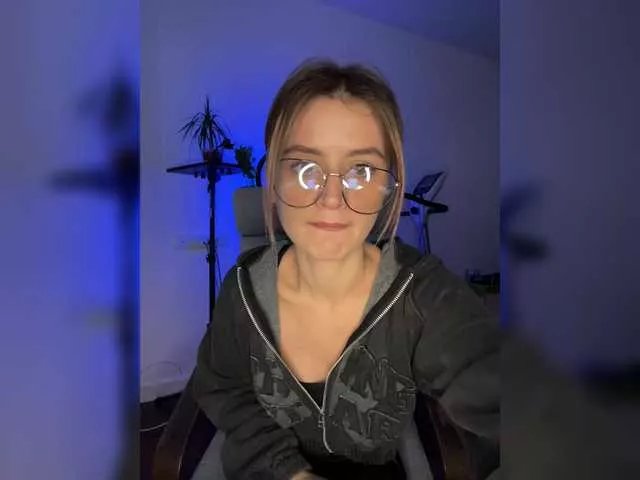 Offline babegirl on BongaCams