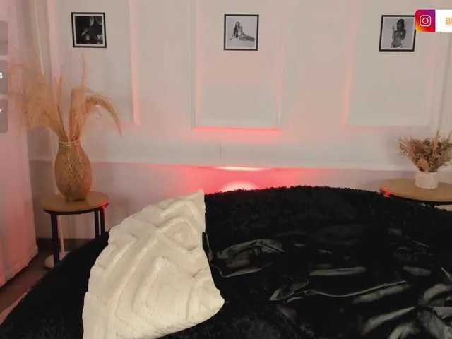 Freechat BellaRossi on BongaCams