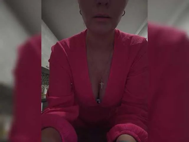 Offline Biggirl777 on BongaCams