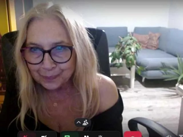 Offline BlondeSofia on BongaCams