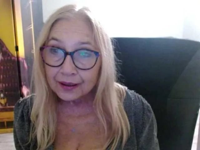 Offline BlondeSofia on BongaCams