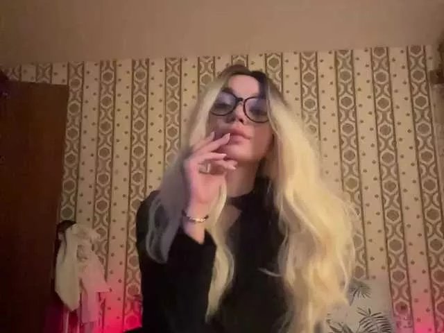 Offline Bluntsmoker on BongaCams