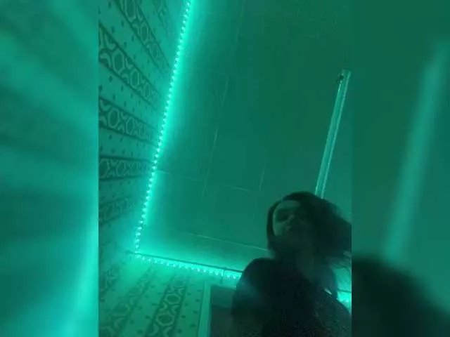 Offline Bluntsmoker on BongaCams