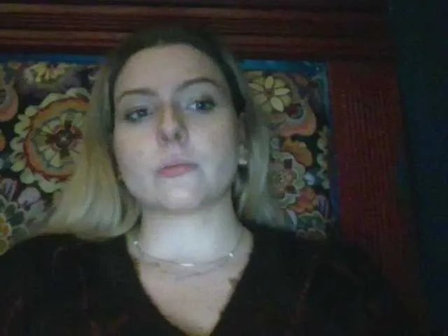 Offline BritneyBlond on BongaCams