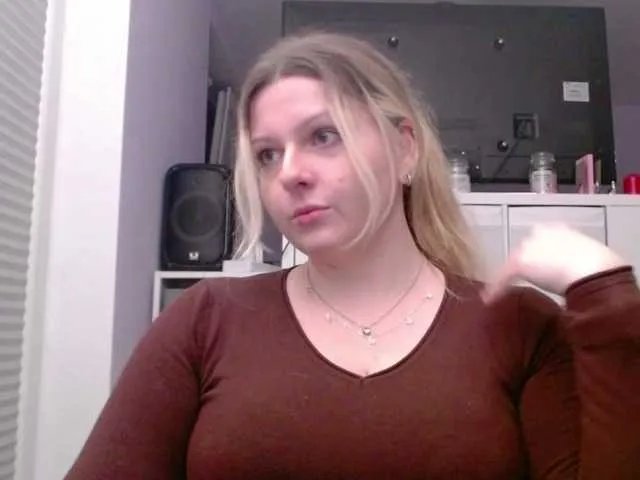 Offline BritneyBlond on BongaCams