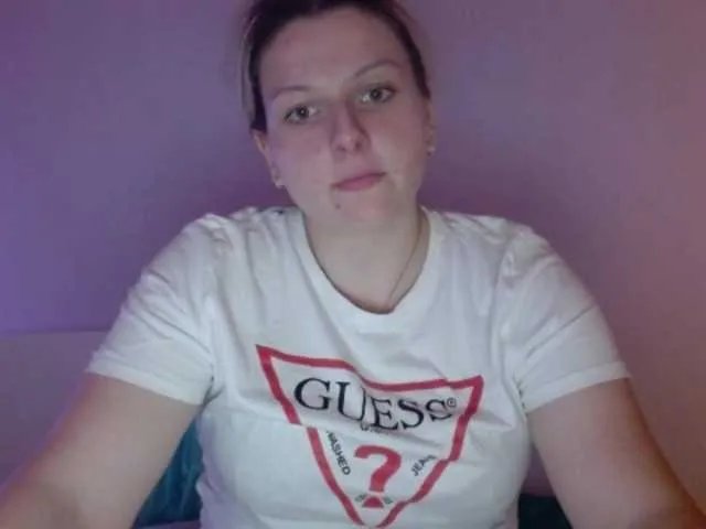 Offline BritneyBlond on BongaCams