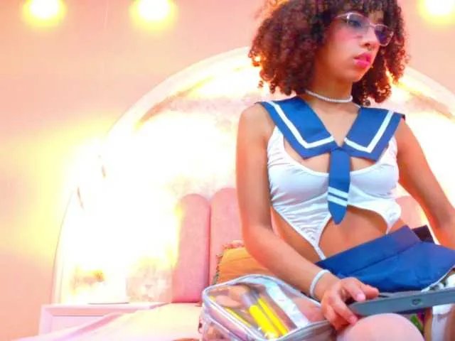 Offline CamileJohnston on BongaCams