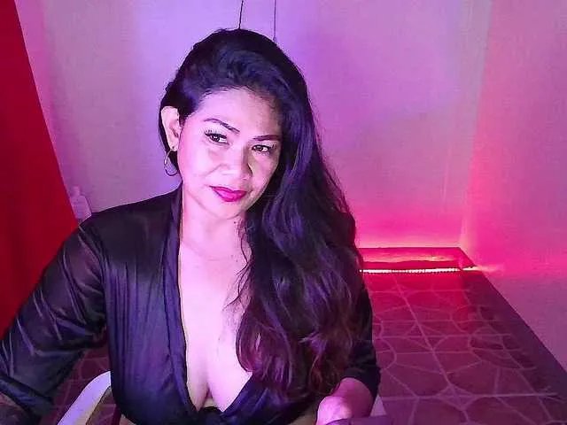 Caramela122 on BongaCams 