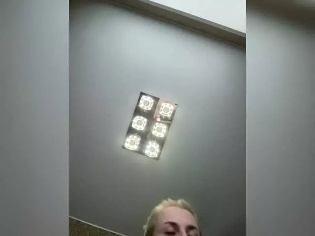 Offline cat6hinon6 on BongaCams