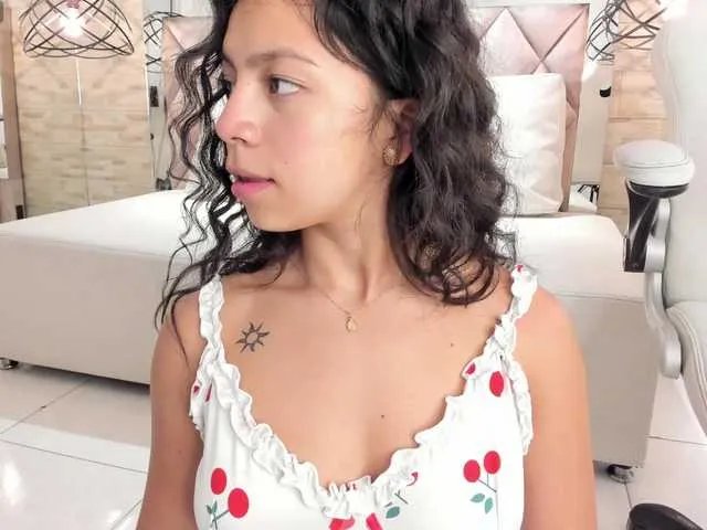 Freechat CeleneMidnight on BongaCams