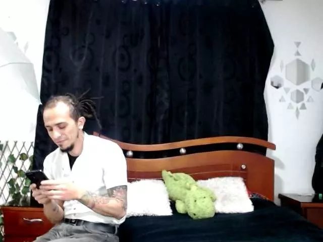 Offline charly-charlotte on BongaCams