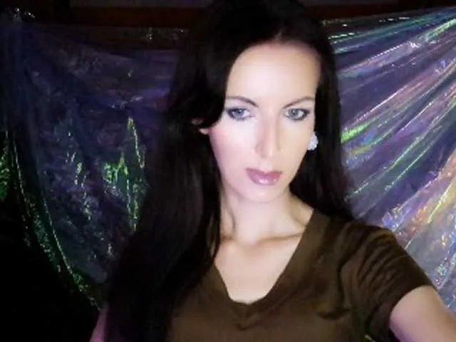 Offline DizaKitty on BongaCams
