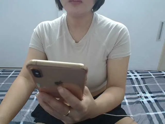 Offline ElenaSex90 on BongaCams