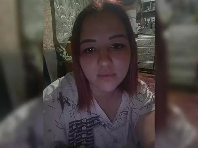Offline Elisey18 on BongaCams