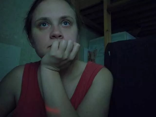 Offline esterjohns on BongaCams