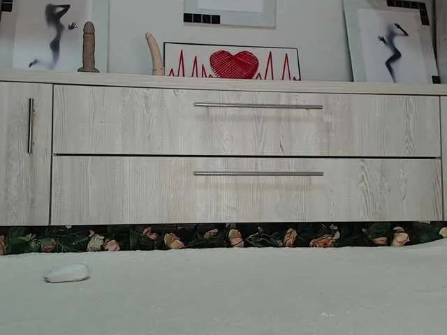 Offline famouswomen on BongaCams