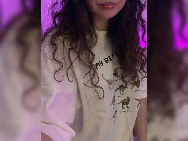 Offline FeeBee on BongaCams