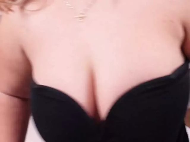 Offline FeliciaKrige on BongaCams