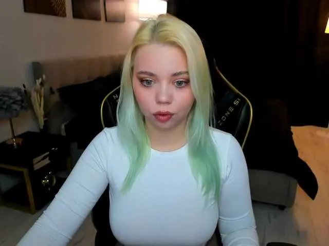 Offline FunnyVibe on BongaCams