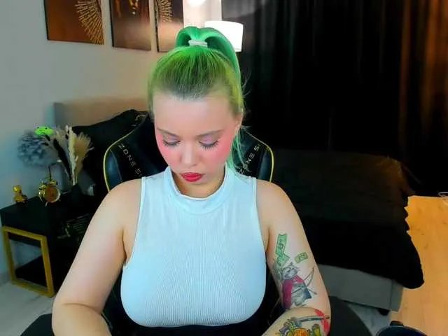 Offline FunnyVibe on BongaCams