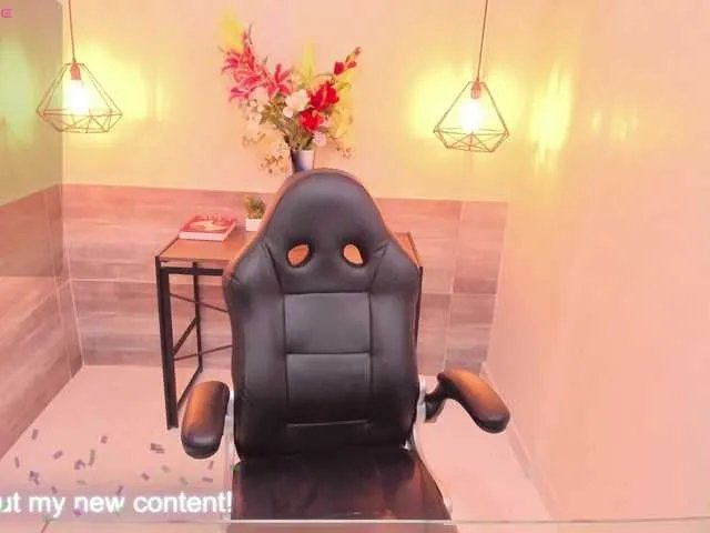 Offline HatsaJones on BongaCams