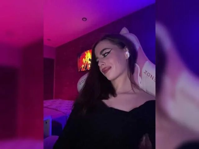 Freechat HotGirlEva on BongaCams