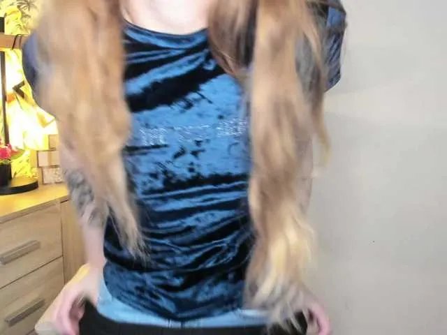 Offline HotNina19 on BongaCams