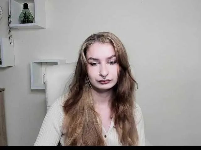 Offline HotNina19 on BongaCams