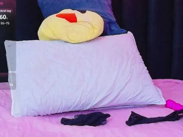 Freechat innocenthazel on BongaCams