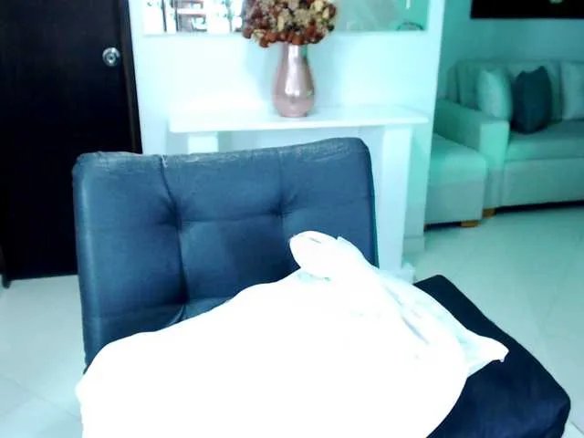 Offline julietjohnson on BongaCams