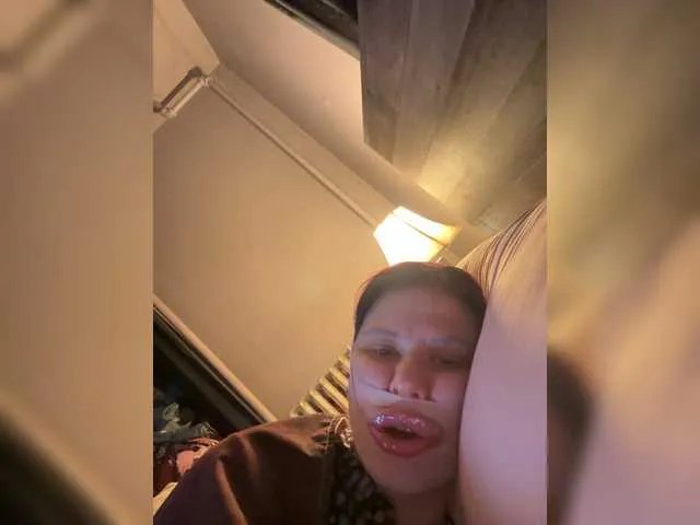 JullietteLatte on BongaCams 