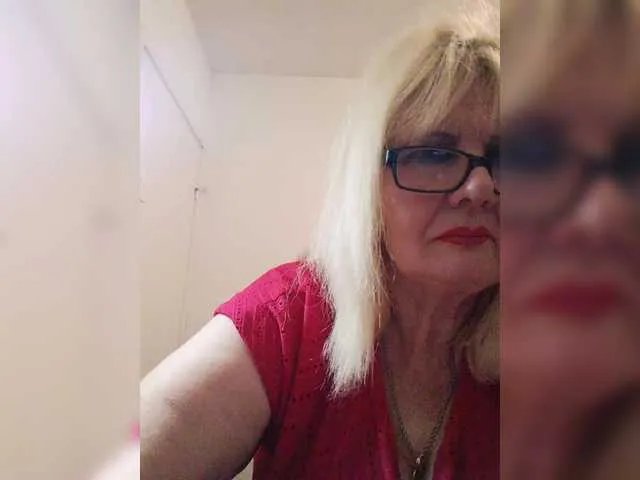 Offline KASANDRABOLOSHKA on BongaCams