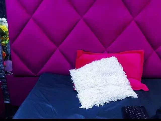 Offline KattaleyaLuck on BongaCams