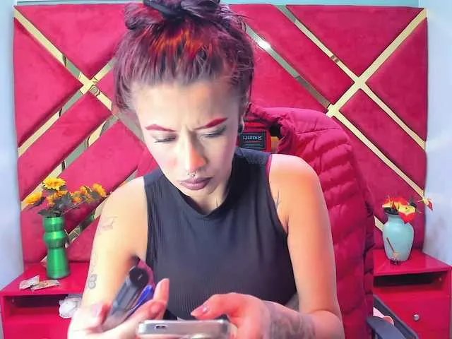 Offline KattaleyaLuck on BongaCams